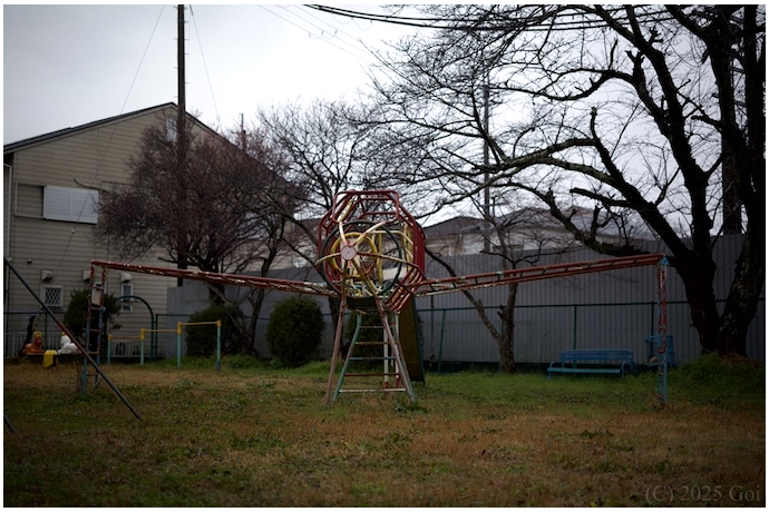 遊具 : Playground Equipment