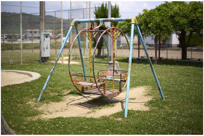 遊具 : Playground Equipment
